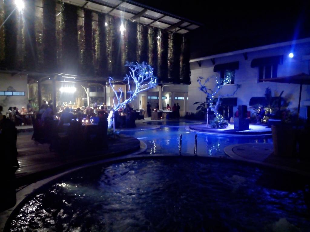 Patra Bandung Hotel Экстерьер фото