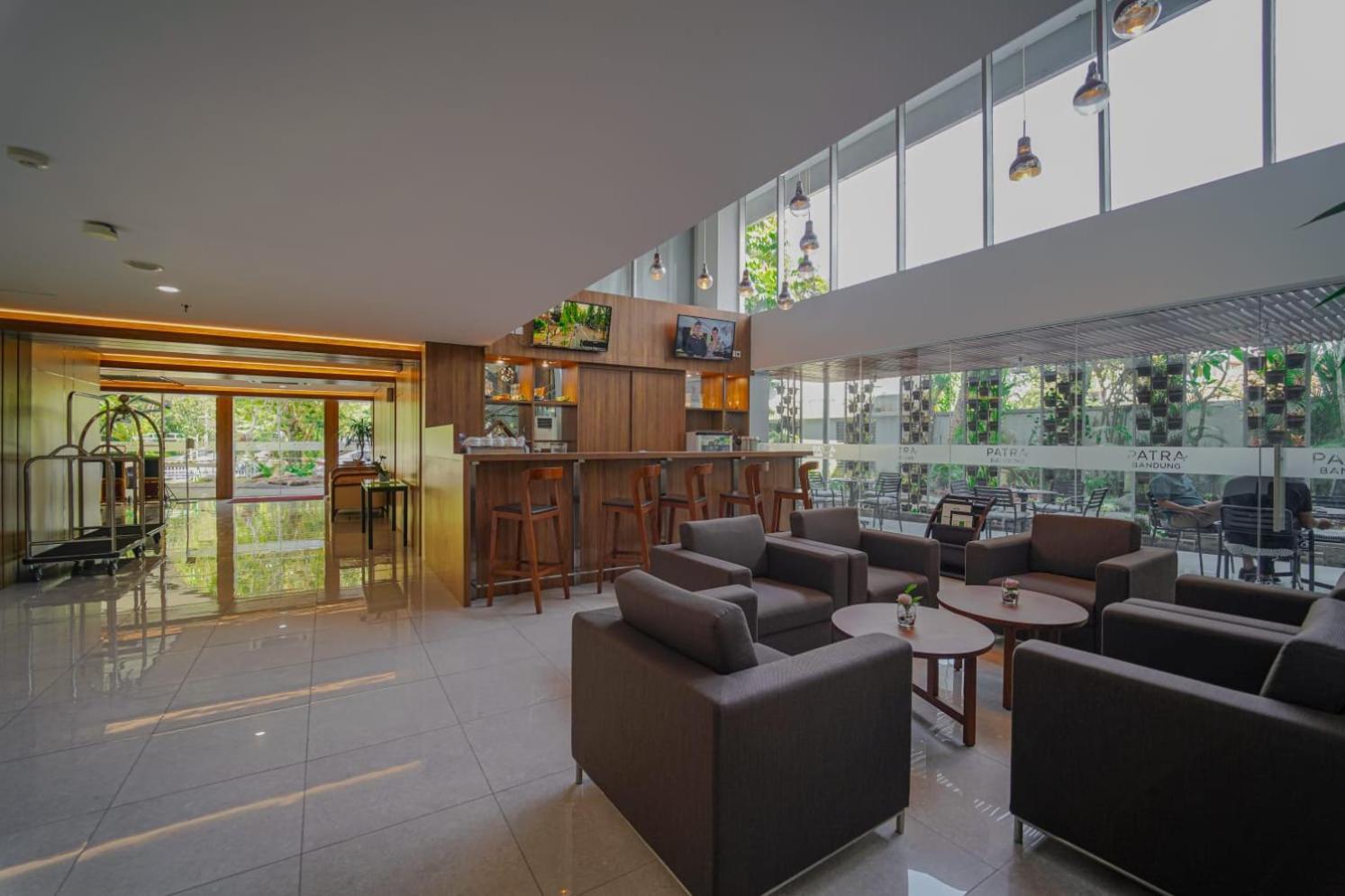 Patra Bandung Hotel Экстерьер фото
