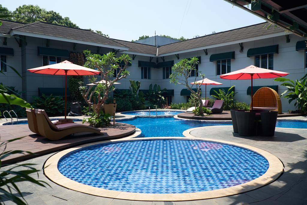 Patra Bandung Hotel Экстерьер фото