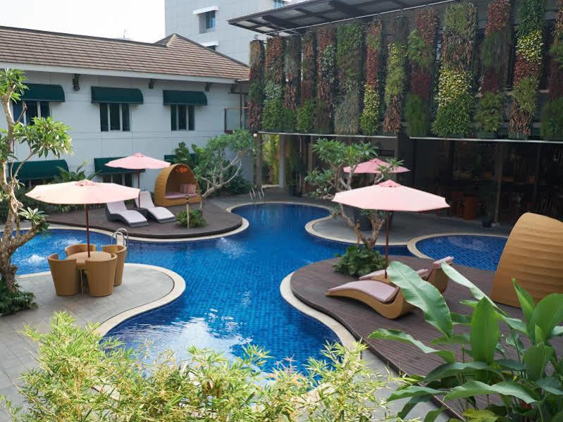 Patra Bandung Hotel Экстерьер фото