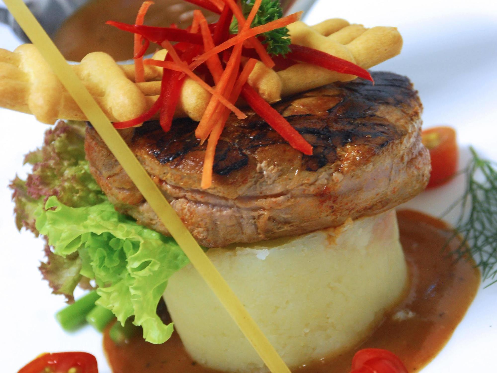 Patra Bandung Hotel Экстерьер фото